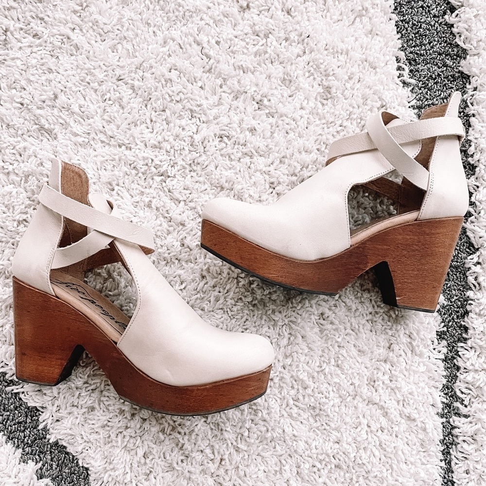 Free People Ivory Cedar Clogs!! - Picture 8 of 11